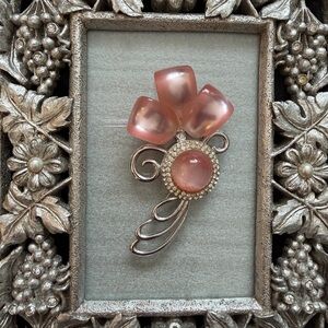 Vintage Peachy Pink Unique “RARE” w/Rhinestones, Silver Tone Large Flower Brooch